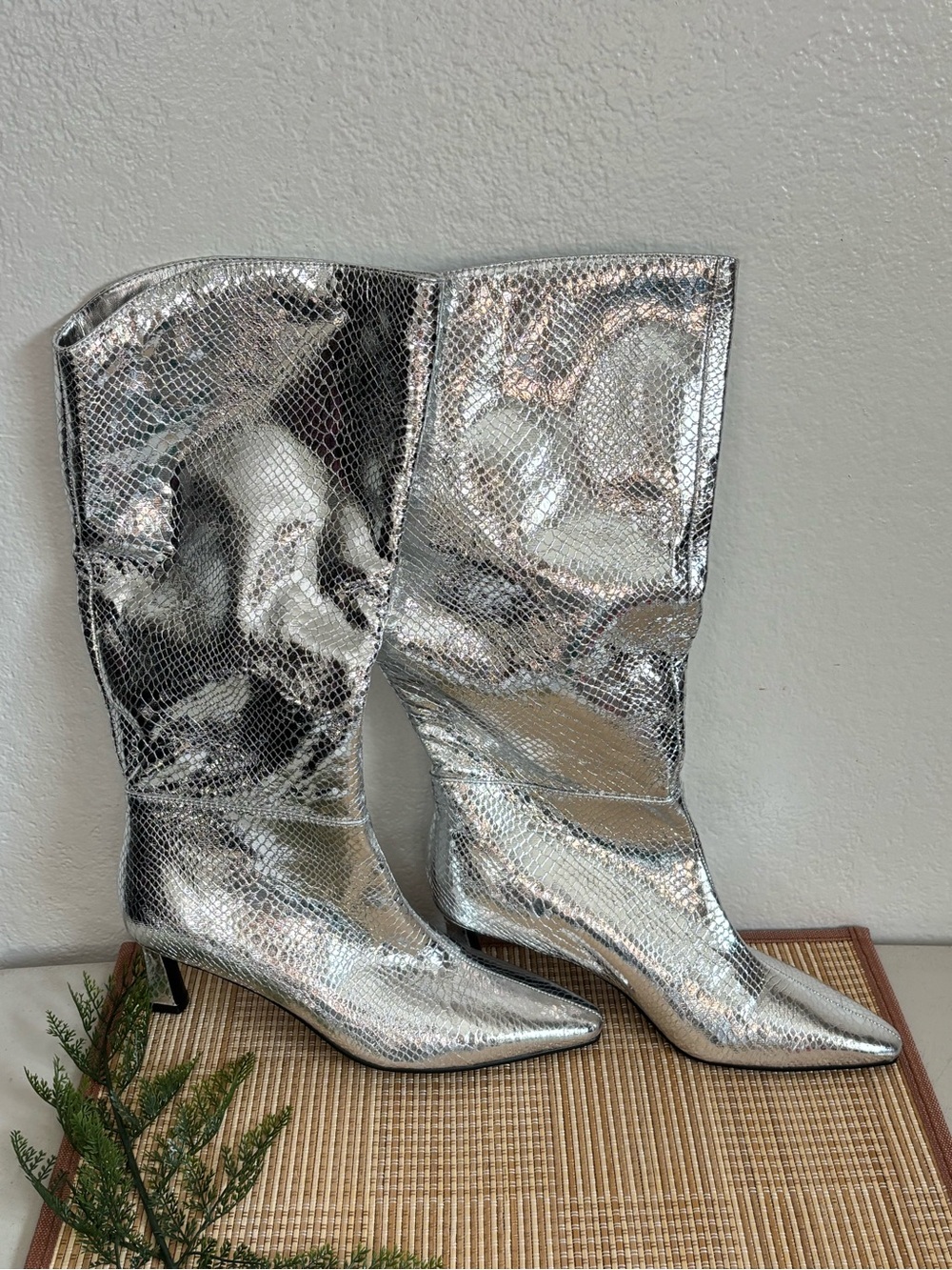 STEVE MADDEN Woman NEWLYN Wide Calf Knee High Boot Size: 8M